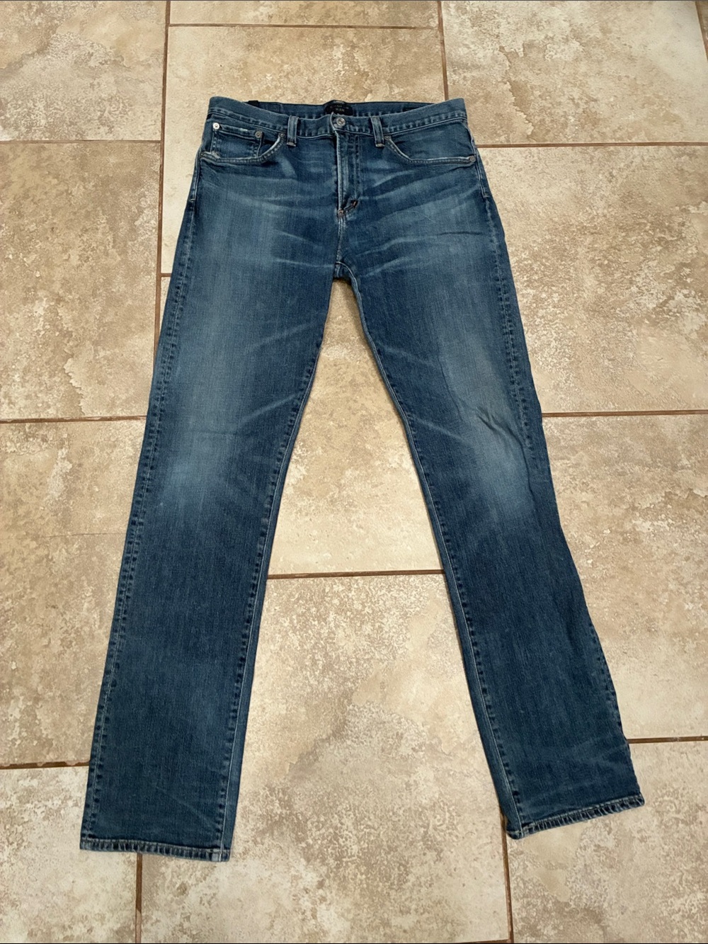 Citizens Of Humanity Straight-Leg Jeans in Dark Blue Wash